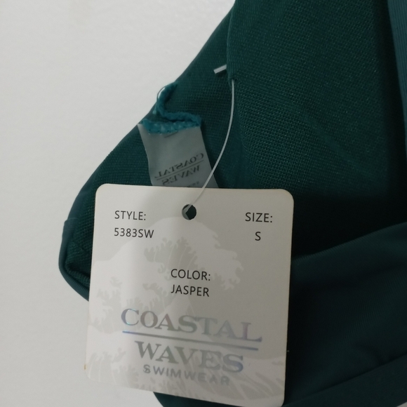 Coastal Waves Bikini Top Crisscross Front Double Straps. Removable Pads - Picture 7 of 8